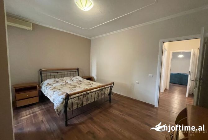 Shtepi me qera Apartament ne Tirane, 2+1, Mobilimi E mobiluar, Pagesa 1,300  Euro.