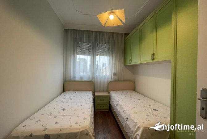 Shtepi me qera Apartament ne Tirane, 2+1, Mobilimi E mobiluar, Pagesa 1,300  Euro.