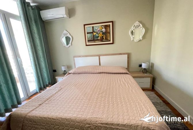 Shtepi me qera Apartament ne Tirane, 2+1, Mobilimi E mobiluar, Pagesa 800  Euro.