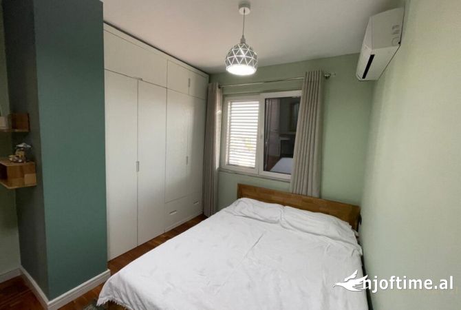 Shtepi me qera Apartament ne Tirane, 2+1, Mobilimi E mobiluar, Pagesa 800  Euro.