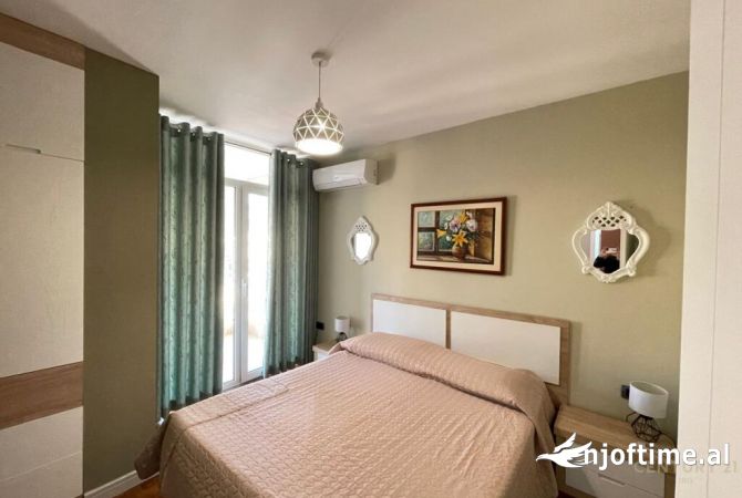 Shtepi me qera Apartament ne Tirane, 2+1, Mobilimi E mobiluar, Pagesa 800  Euro.