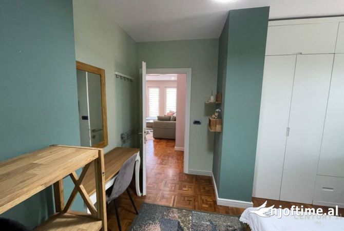 Shtepi me qera Apartament ne Tirane, 2+1, Mobilimi E mobiluar, Pagesa 800  Euro.