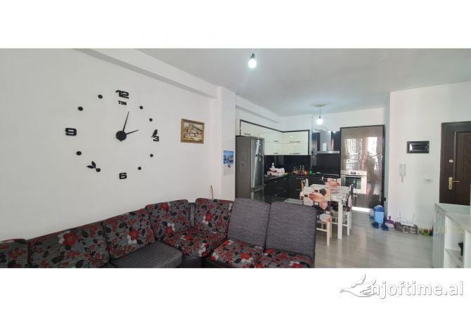 Shtepi ne shitje Apartament ne Tirane, 2+1, Mobilimi E mobiluar, Pagesa 110,000  Euro.