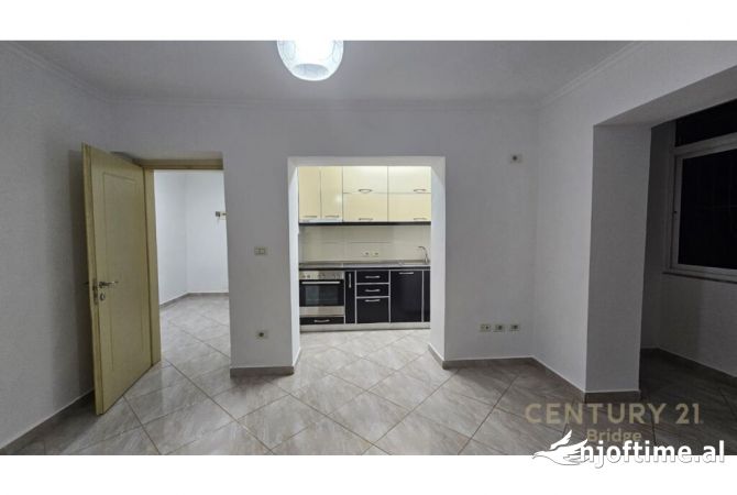 Shtepi ne shitje Apartament ne Tirane, 1+1, Mobilimi E mobiluar, Pagesa 88,000  Euro.