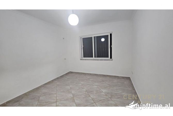 Shtepi ne shitje Apartament ne Tirane, 1+1, Mobilimi E mobiluar, Pagesa 88,000  Euro.