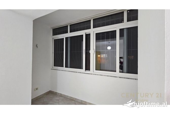 Shtepi ne shitje Apartament ne Tirane, 1+1, Mobilimi E mobiluar, Pagesa 88,000  Euro.