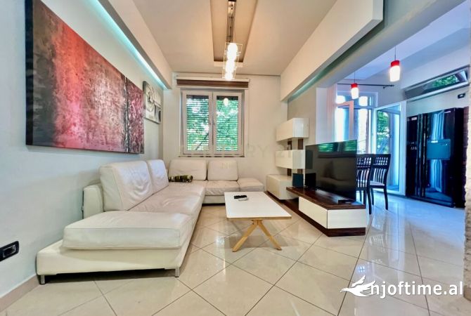 Shtepi me qera 2+1 ne Tirane - 700 Euro
