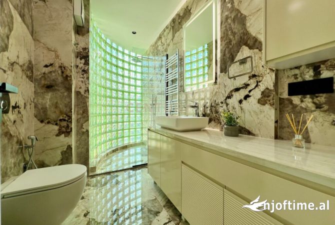 Shtepi me qera Apartament ne Tirane, 2+1, Mobilimi E mobiluar, Pagesa 2,300  Euro.