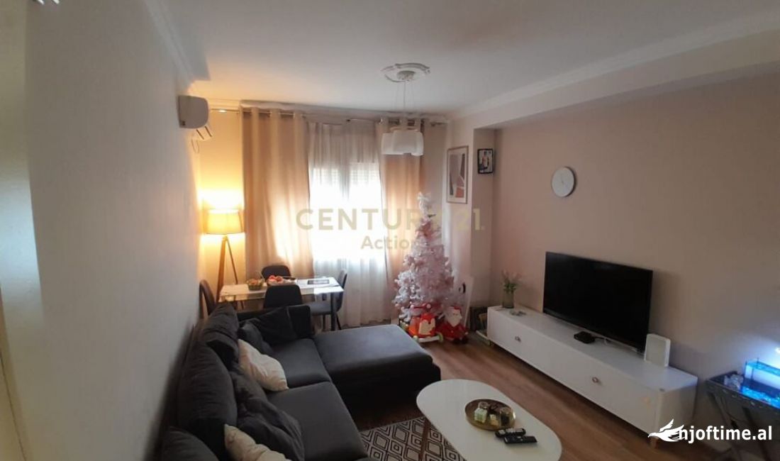 Shtepi ne shitje Apartament ne Tirane, 2+1, Mobilimi E mobiluar, Pagesa 148,000  Euro.