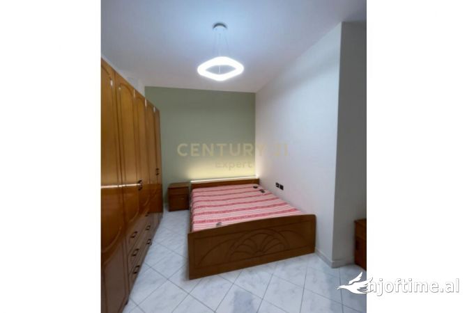 Shtepi me qera Apartament ne Tirane, 1+1, Mobilimi E mobiluar, Pagesa 550  Euro.