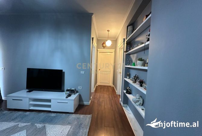Shtepi me qera Apartament ne Tirane, 2+1, Mobilimi E mobiluar, Pagesa 800  Euro.