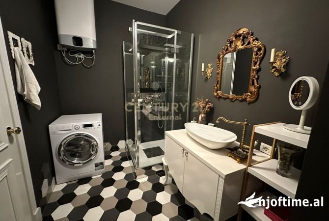 Shtepi me qera Apartament ne Tirane, 2+1, Mobilimi E mobiluar, Pagesa 800  Euro.