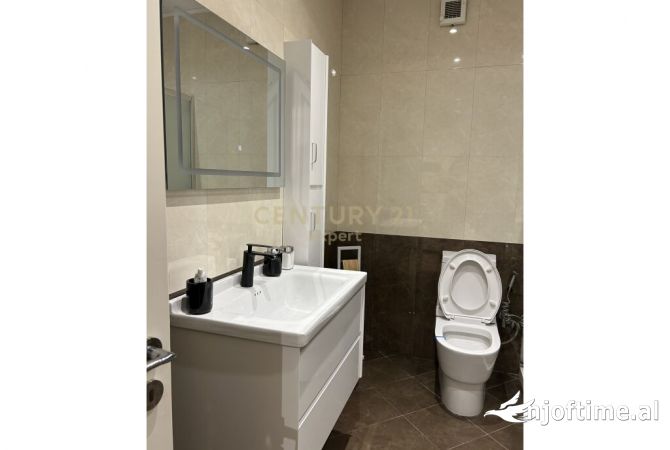Shtepi me qera Apartament ne Tirane, 2+1, Mobilimi E mobiluar, Pagesa 850  Euro.