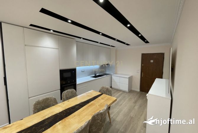 Shtepi me qera Apartament ne Tirane, 2+1, Mobilimi E mobiluar, Pagesa 1,200  Euro.