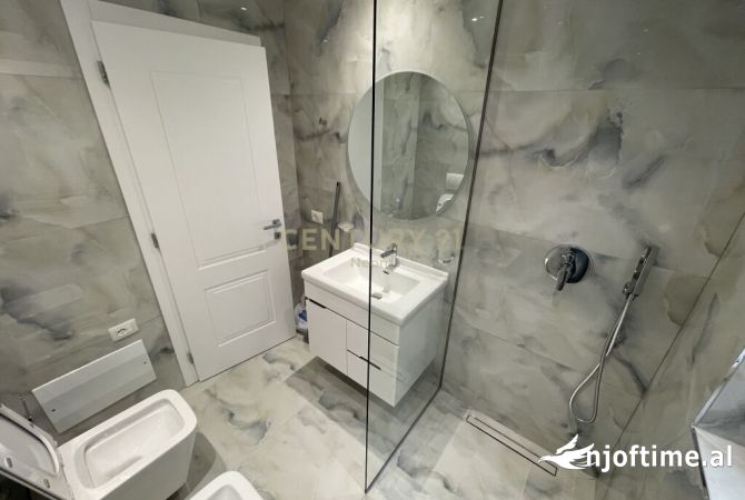 Shtepi me qera Apartament ne Tirane, 2+1, Mobilimi E mobiluar, Pagesa 1,200  Euro.