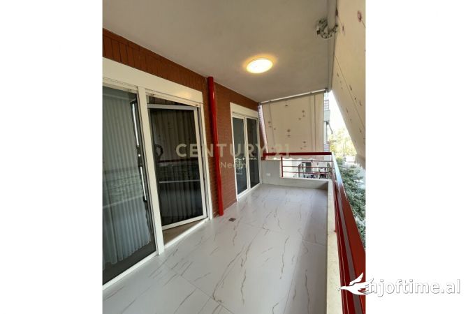 Shtepi me qera Apartament ne Tirane, 2+1, Mobilimi E mobiluar, Pagesa 1,200  Euro.