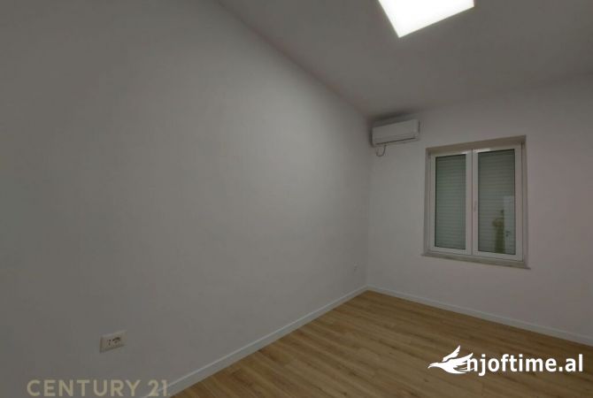 Ambient biznesi me qera 3+1 ne Tirane - 900 Euro