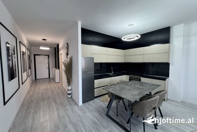 Shtepi me qera Apartament ne Tirane, 3+1, Mobilimi E mobiluar, Pagesa 1,200  Euro.
