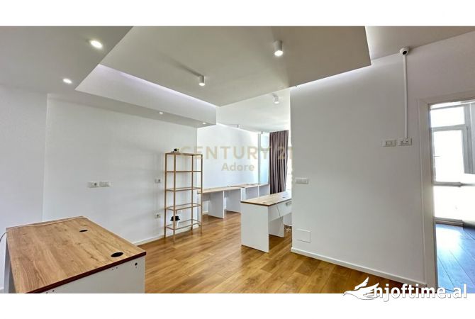 Ambient biznesi me qera 3+1 ne Tirane - 800 Euro