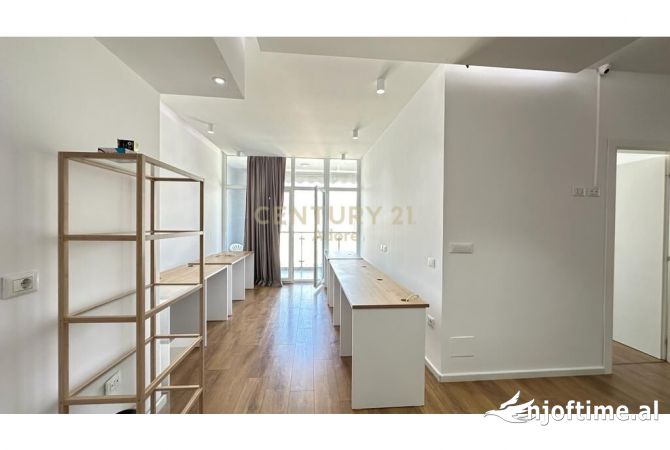 Ambient biznesi me qera 3+1 ne Tirane - 800 Euro