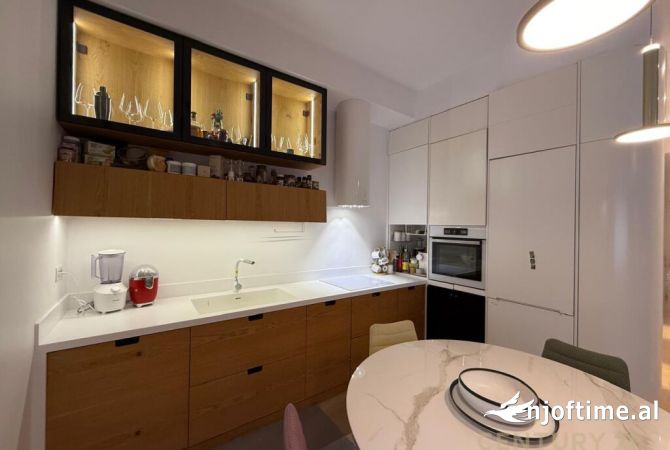 Shtepi me qera Apartament ne Tirane, 2+1, Mobilimi E mobiluar, Pagesa 2,000  Euro.