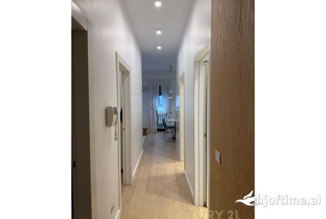 Shtepi me qera Apartament ne Tirane, 2+1, Mobilimi E mobiluar, Pagesa 2,000  Euro.