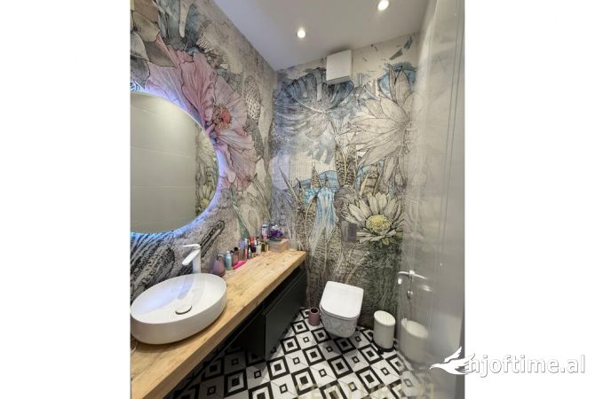 Shtepi me qera Apartament ne Tirane, 2+1, Mobilimi E mobiluar, Pagesa 2,000  Euro.