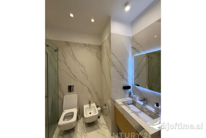 Shtepi me qera Apartament ne Tirane, 2+1, Mobilimi E mobiluar, Pagesa 2,000  Euro.