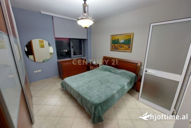 Shtepi me qera 2+1 ne Tirane - 980 Euro