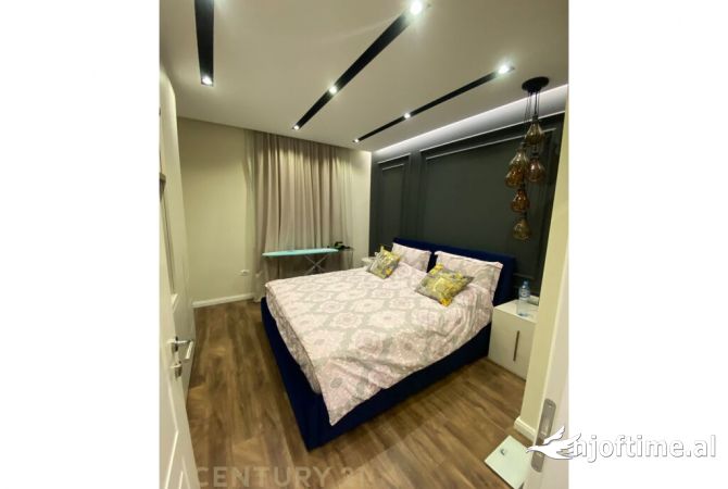 Shtepi me qera Apartament ne Tirane, 3+1, Mobilimi E mobiluar, Pagesa 1,700  Euro.