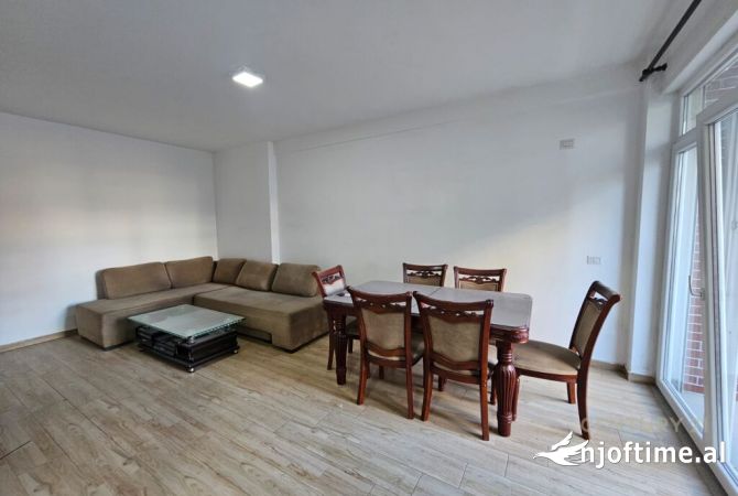 Shtepi ne shitje Apartament ne Tirane, 1+1, Mobilimi E mobiluar, Pagesa 134,000  Euro.