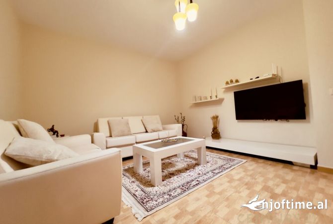 Shtepi me qera Apartament ne Tirane, 1+1, Mobilimi E mobiluar, Pagesa 650  Euro.