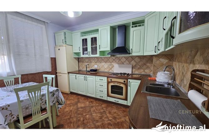 Shtepi me qera Apartament ne Tirane, 2+1, Mobilimi E mobiluar, Pagesa 850  Euro.