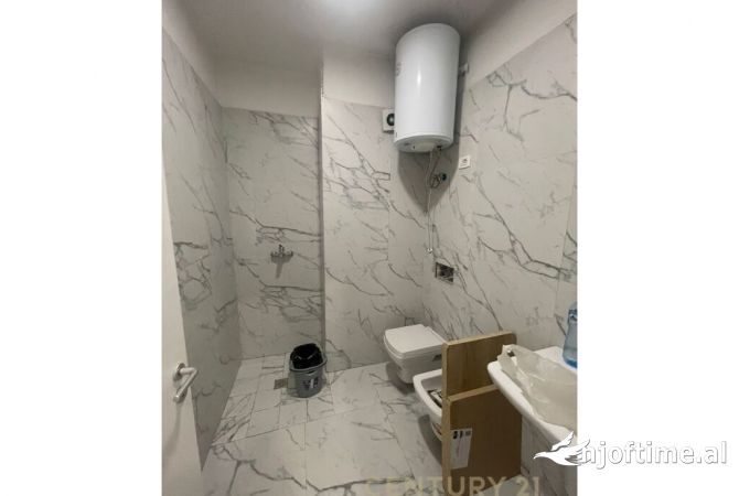 Shtepi ne shitje Apartament ne Tirane, 2+1, Mobilimi E mobiluar, Pagesa 225,000  Euro.