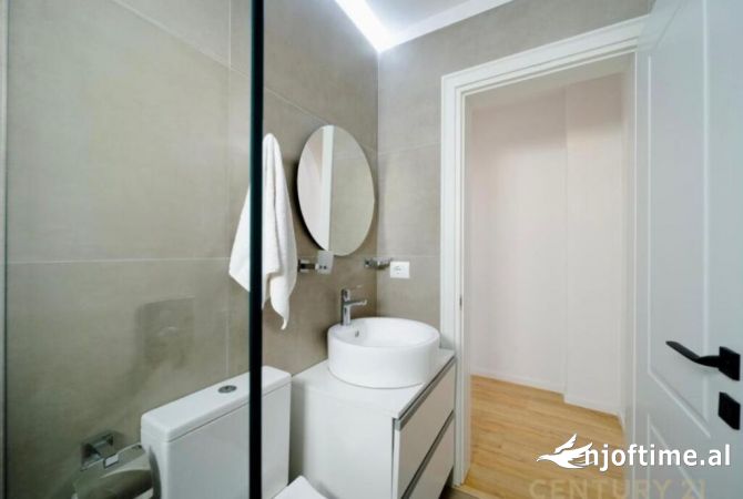 Shtepi me qera Apartament ne Tirane, 2+1, Mobilimi E mobiluar, Pagesa 1,000  Euro.