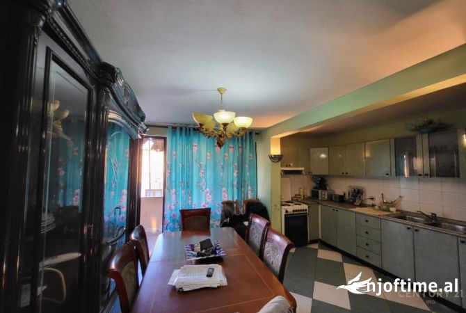Shtepi ne shitje 3+1 ne Tirane - 140,000 Euro