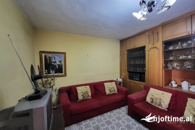 Shtepi ne shitje 3+1 ne Tirane - 140,000 Euro