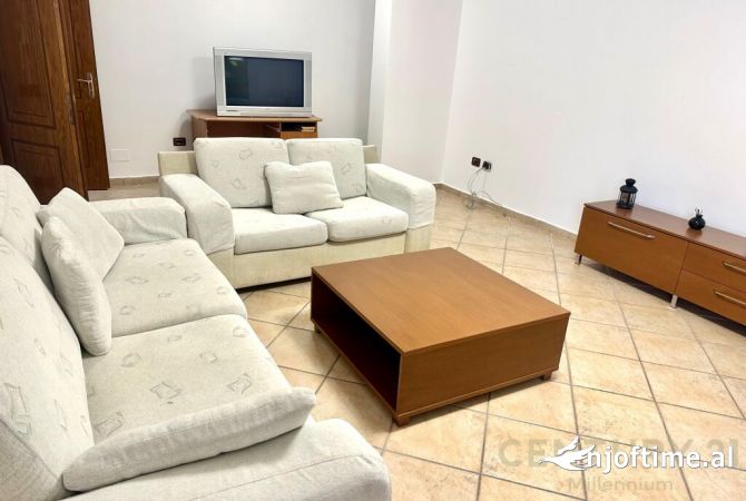 Shtepi me qera Apartament ne Tirane, 2+1, Mobilimi E mobiluar, Pagesa 600  Euro.