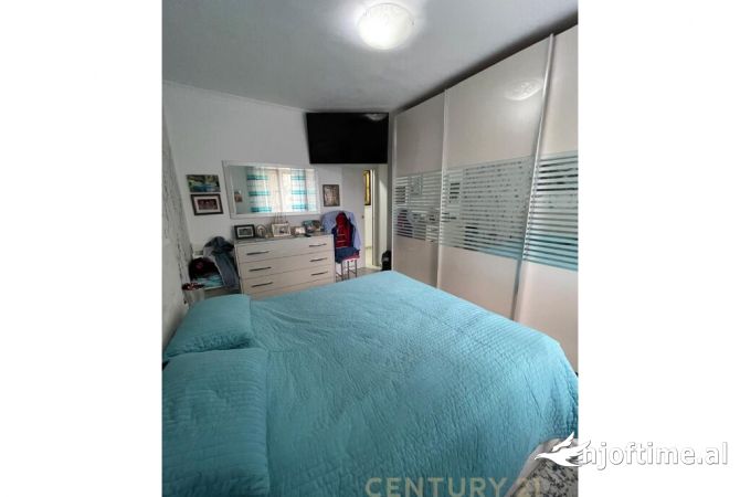 Shtepi ne shitje Apartament ne Tirane, 1+1, Mobilimi E mobiluar, Pagesa 100,000  Euro.