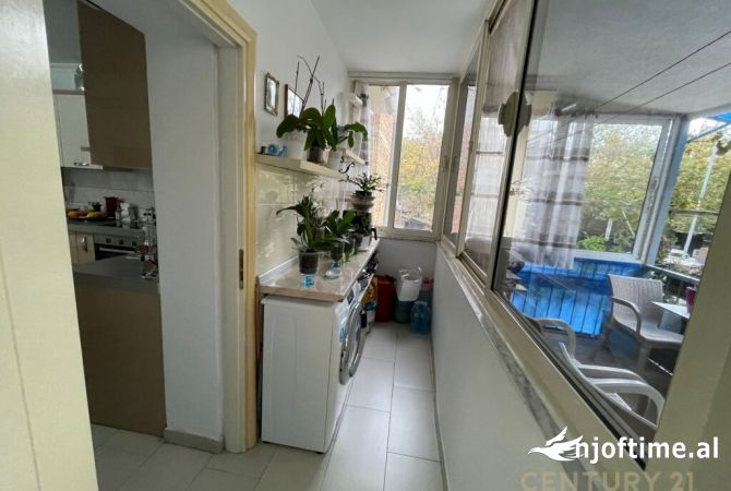 Shtepi ne shitje Apartament ne Tirane, 1+1, Mobilimi E mobiluar, Pagesa 100,000  Euro.