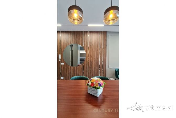 Shtepi me qera Apartament ne Tirane, 3+1, Mobilimi E mobiluar, Pagesa 1,700  Euro.