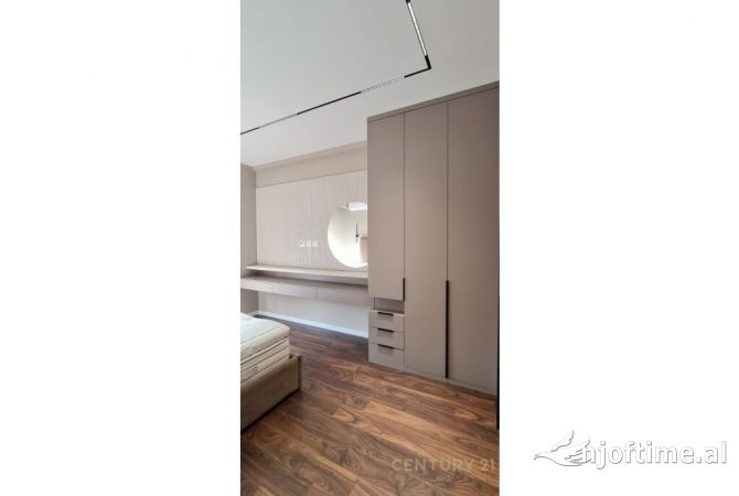 Shtepi me qera Apartament ne Tirane, 3+1, Mobilimi E mobiluar, Pagesa 1,700  Euro.
