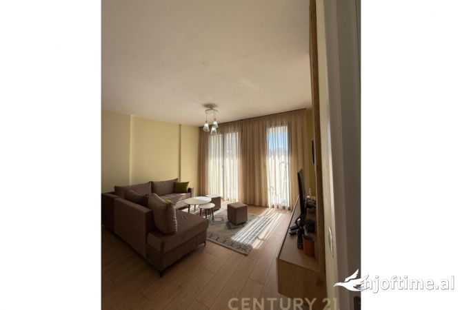 Shtepi me qera 2+1 ne Tirane - 1,000 Euro