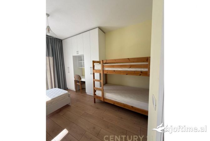 Shtepi me qera Apartament ne Tirane, 2+1, Mobilimi E mobiluar, Pagesa 1,000  Euro.