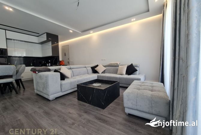 Shtepi me qera 2+1 ne Tirane - 1,700 Euro