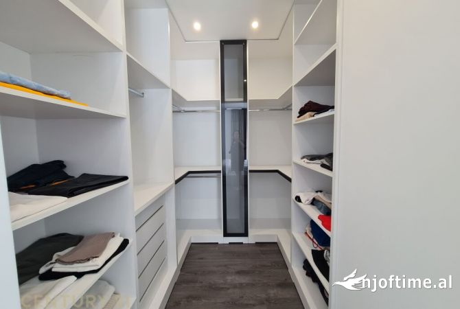 Shtepi me qera Apartament ne Tirane, 2+1, Mobilimi E mobiluar, Pagesa 1,700  Euro.