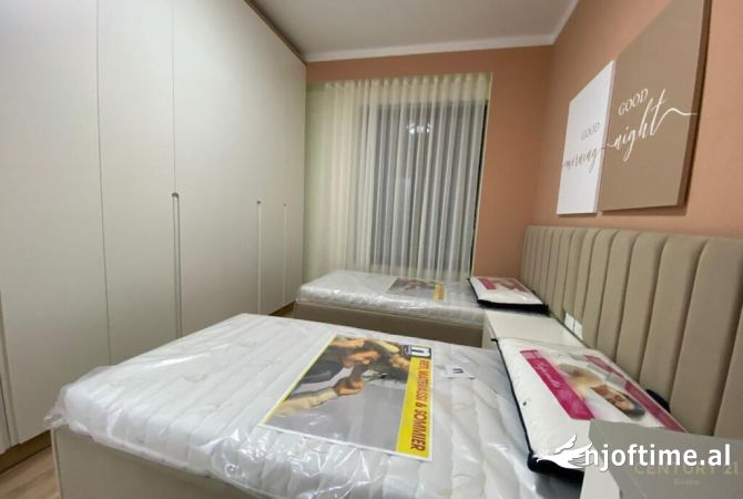 Shtepi me qera 2+1 ne Tirane - 720 Euro