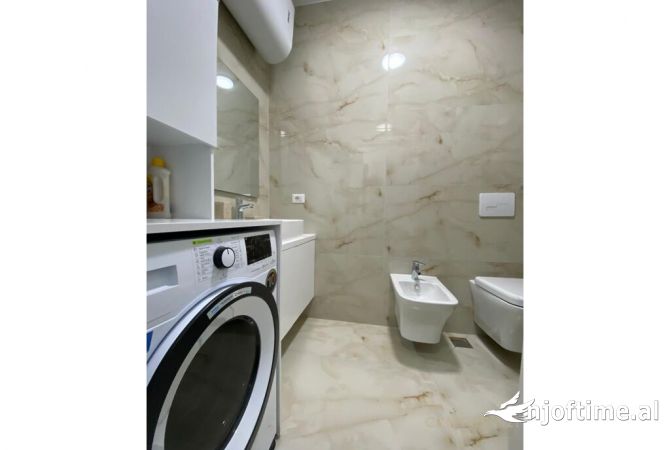 Shtepi me qera Apartament ne Tirane, 2+1, Mobilimi E mobiluar, Pagesa 720  Euro.