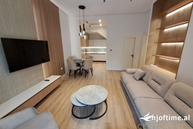Shtepi me qera 2+1 ne Tirane - 1,300 Euro