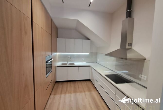 Shtepi me qera Apartament ne Tirane, 2+1, Mobilimi E mobiluar, Pagesa 1,300  Euro.